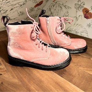 Doc Martens - 1460 Pascal - kids US size 3. Pink velvet. Never worn. (NWOB)